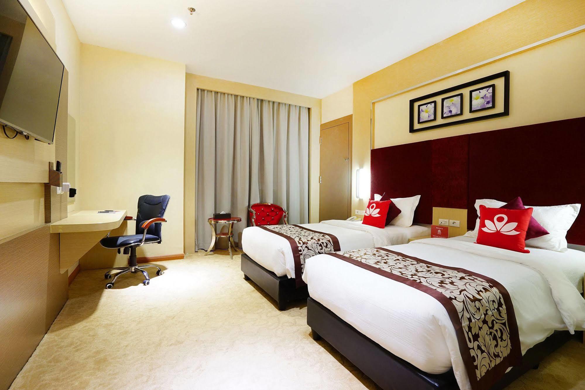Zen Rooms Near Bcs Mall Penuin Batam Eksteriør billede