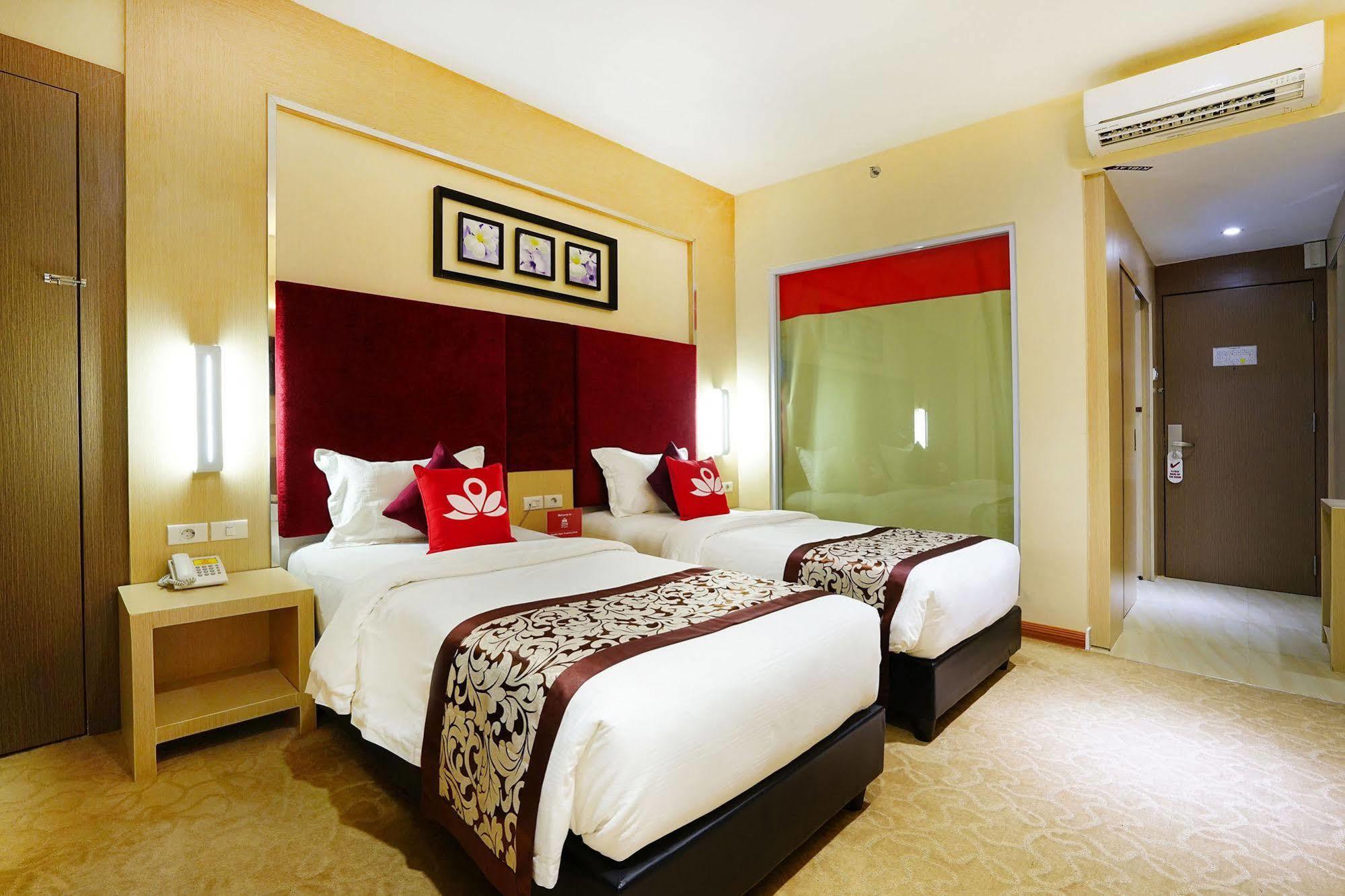 Zen Rooms Near Bcs Mall Penuin Batam Eksteriør billede