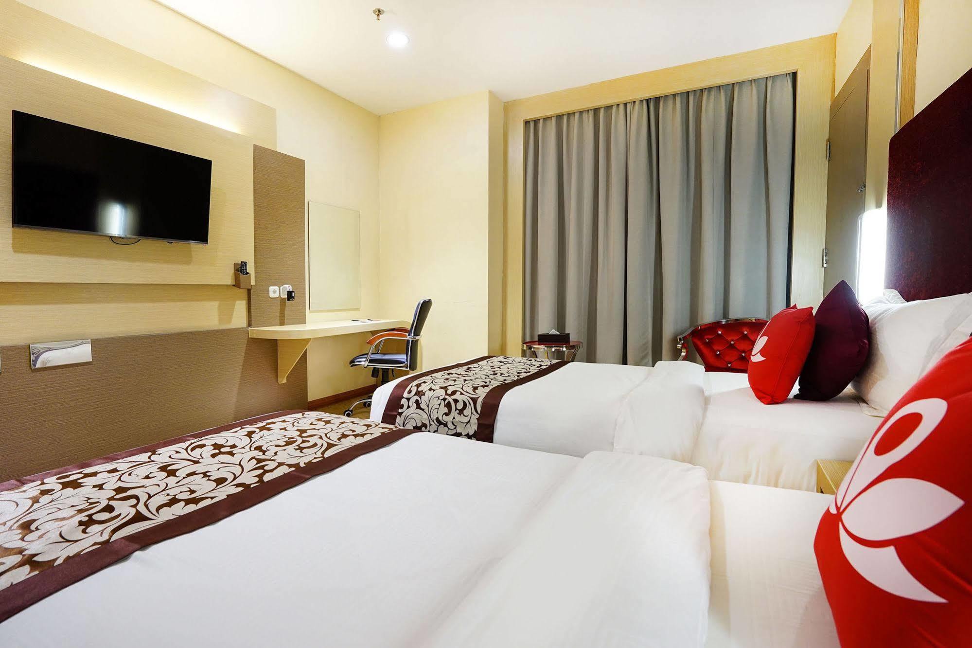 Zen Rooms Near Bcs Mall Penuin Batam Eksteriør billede