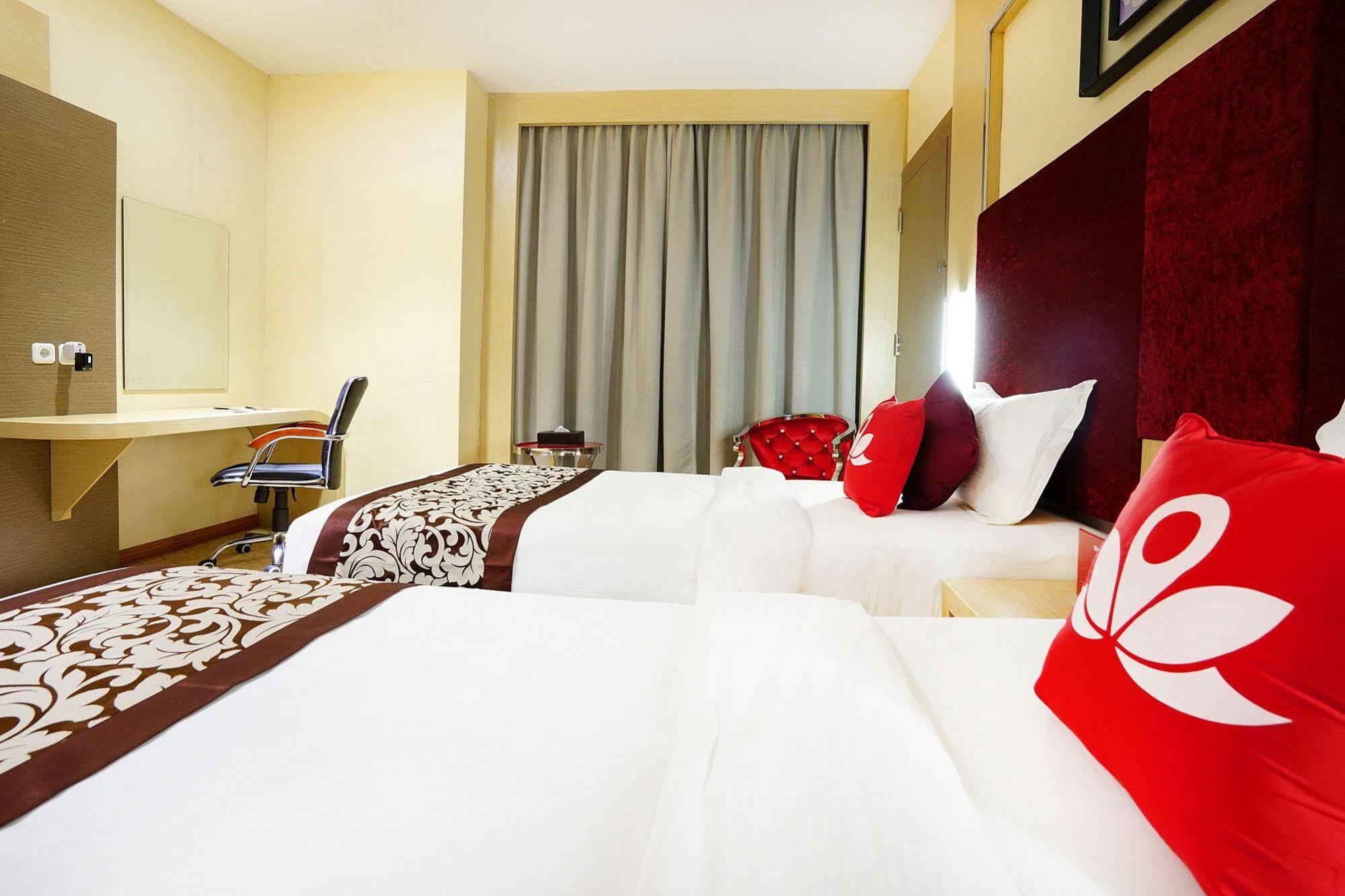 Zen Rooms Near Bcs Mall Penuin Batam Eksteriør billede