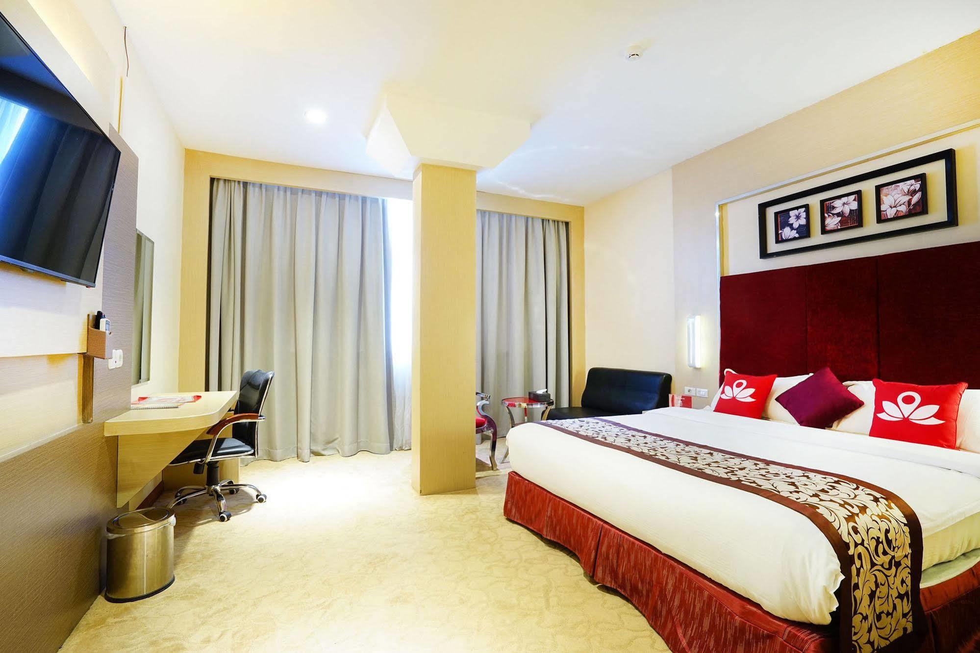 Zen Rooms Near Bcs Mall Penuin Batam Eksteriør billede