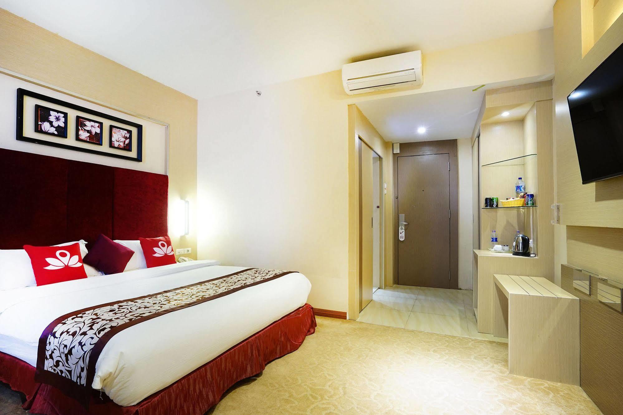 Zen Rooms Near Bcs Mall Penuin Batam Eksteriør billede