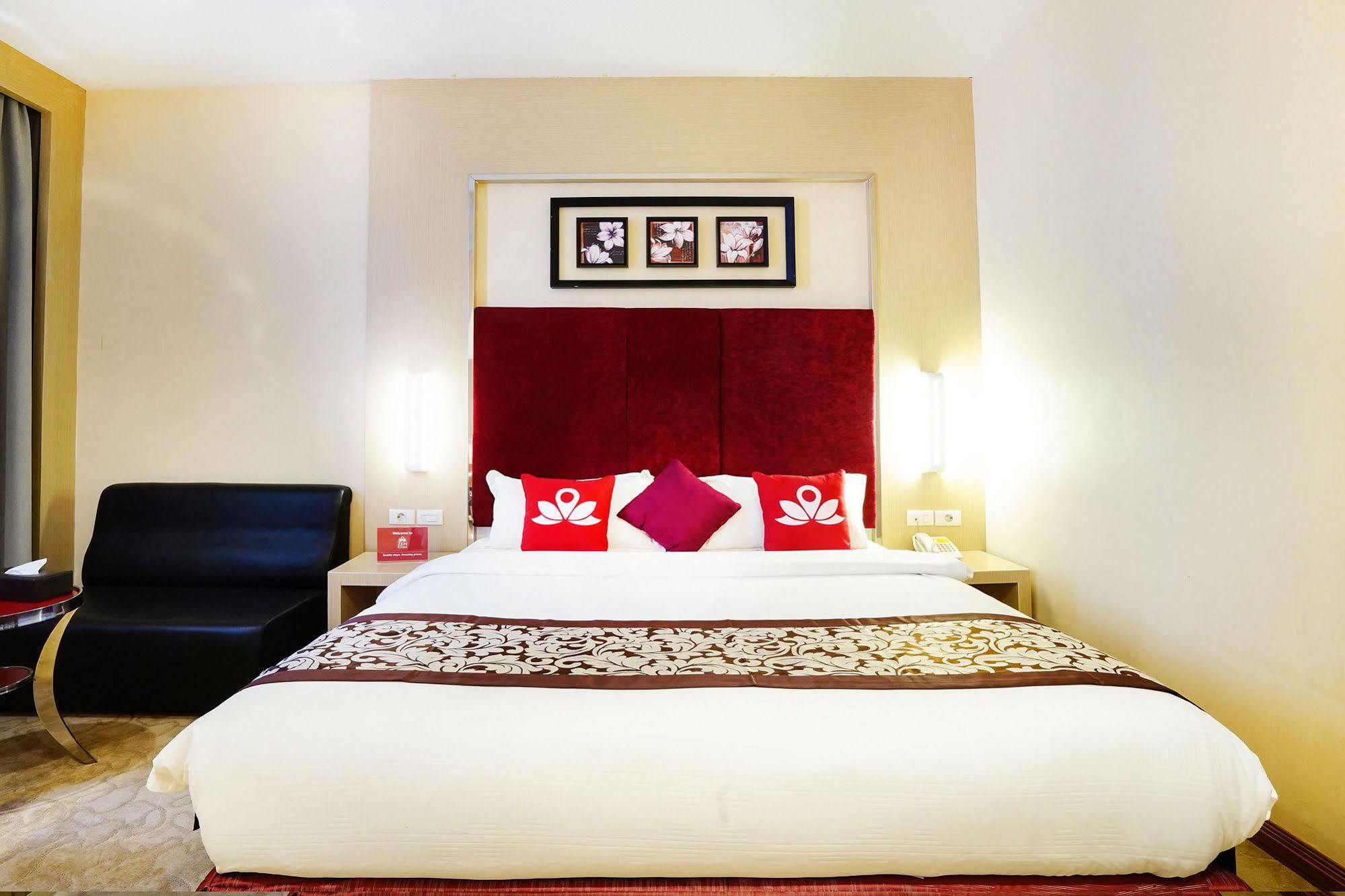 Zen Rooms Near Bcs Mall Penuin Batam Eksteriør billede